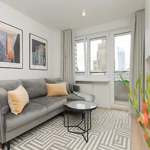 Heart Of Metro Swietokrzyska By Renters Apartament